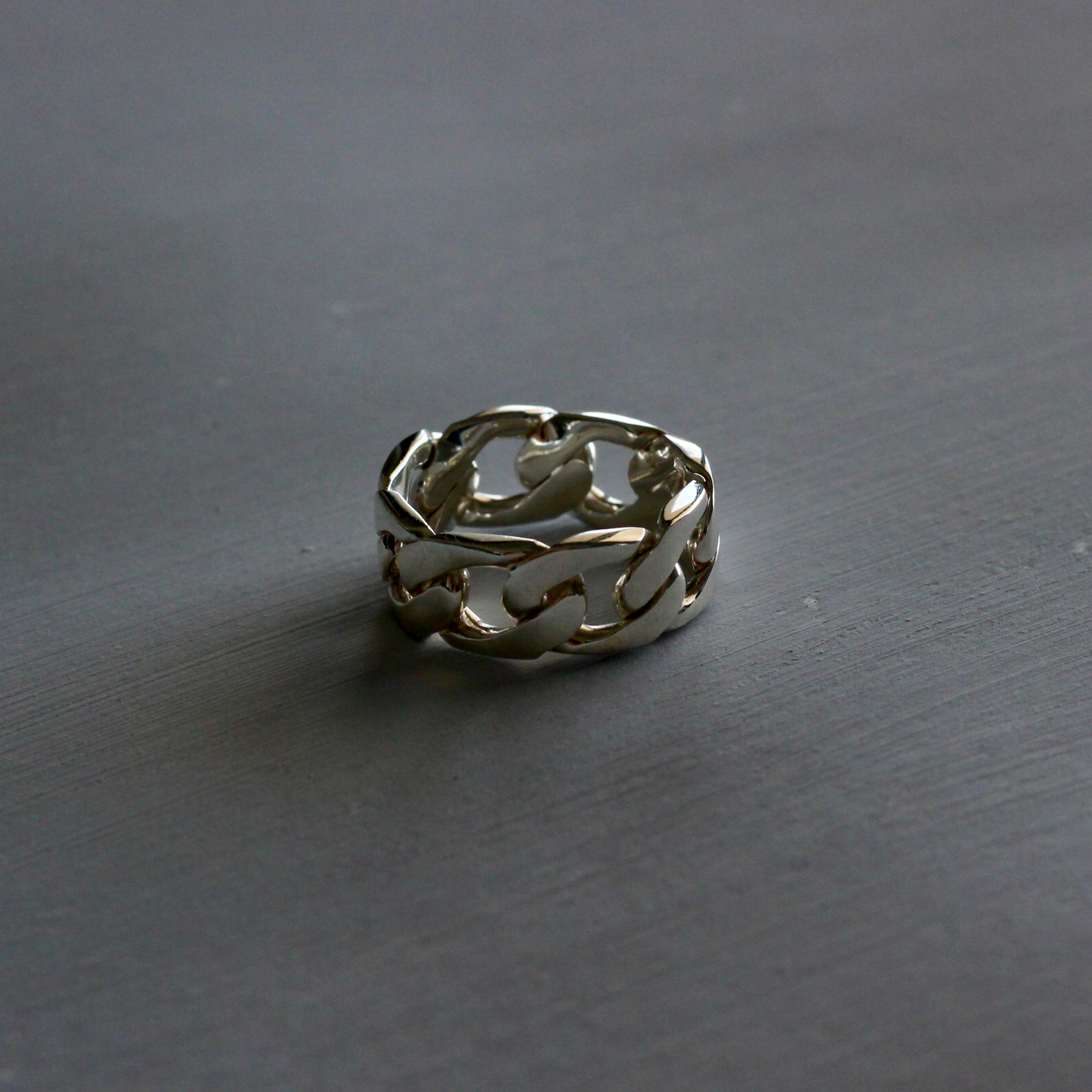 CHUNKY CURB RING