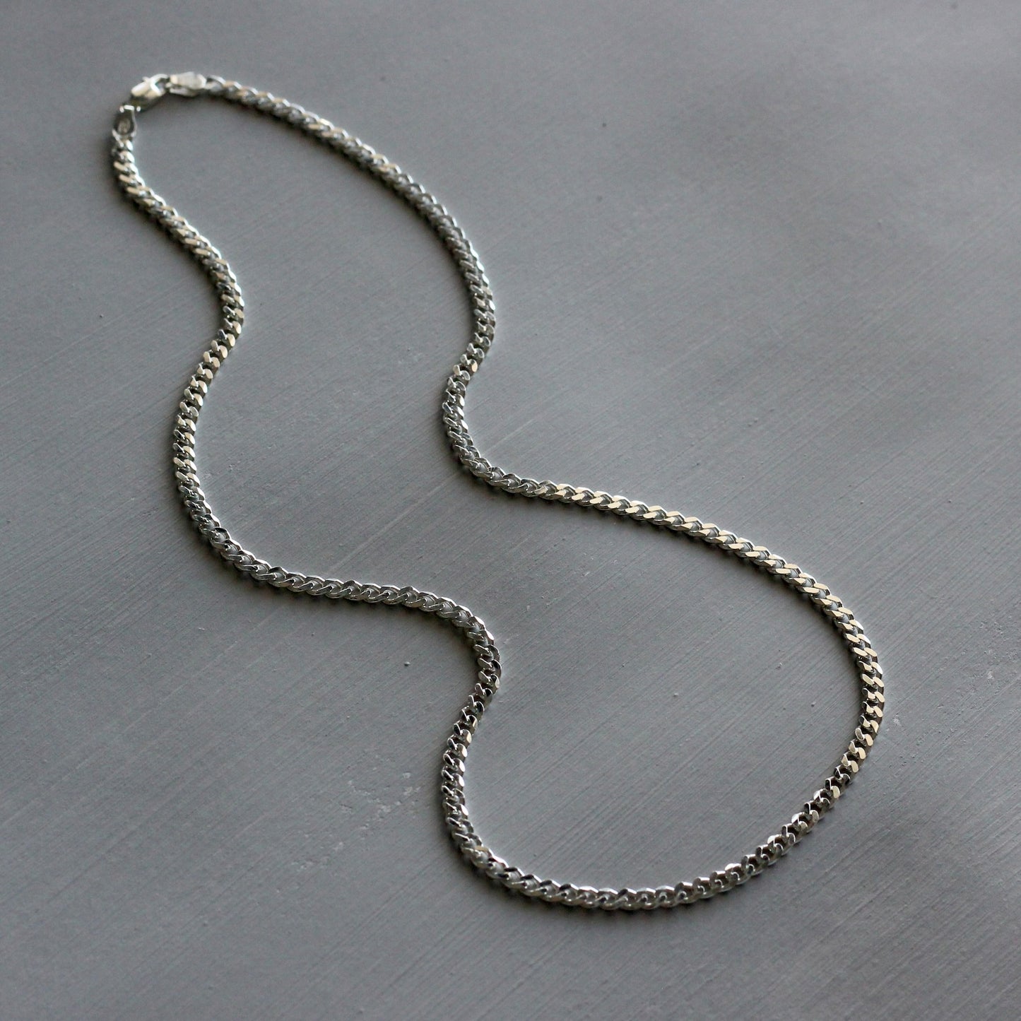 CURB NECKLACE