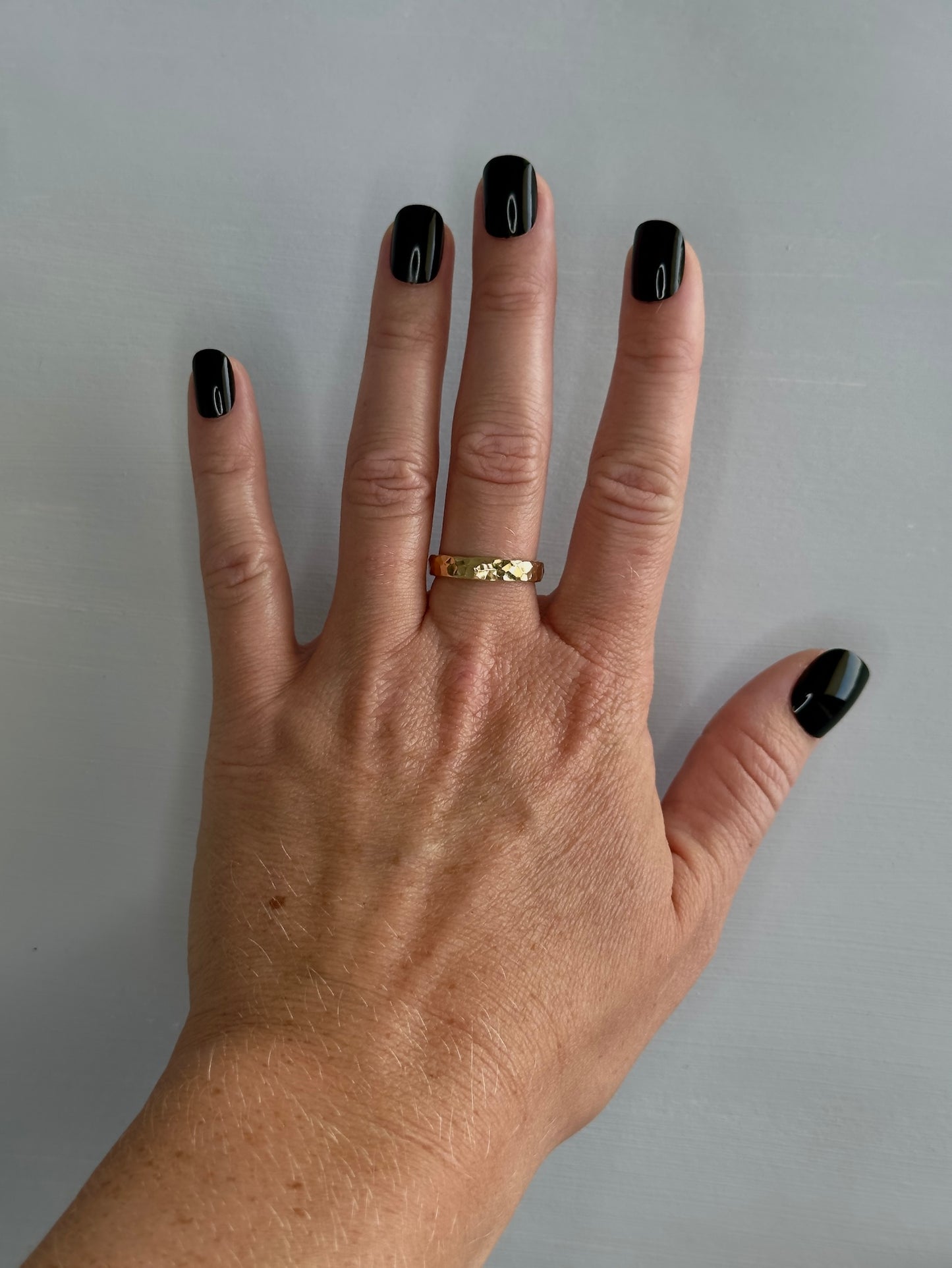 HAMMERED RING (G)