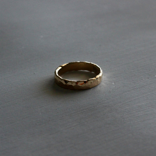 HAMMERED RING (G)